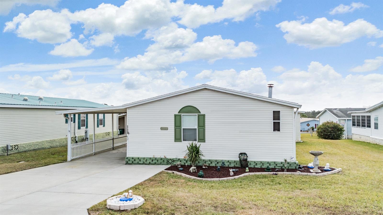 37538 NEW HORIZONS BLVD Property Photo 1