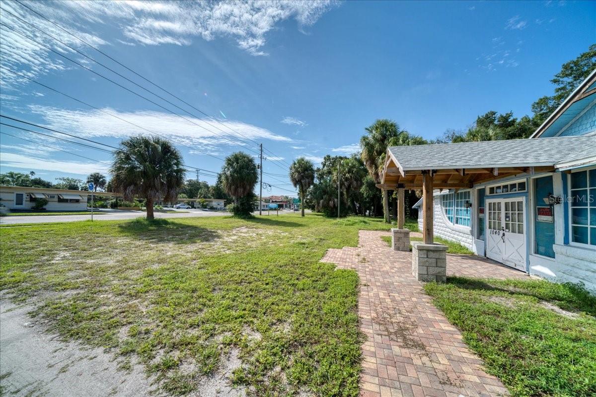 1040 Broadway Property Photo 12