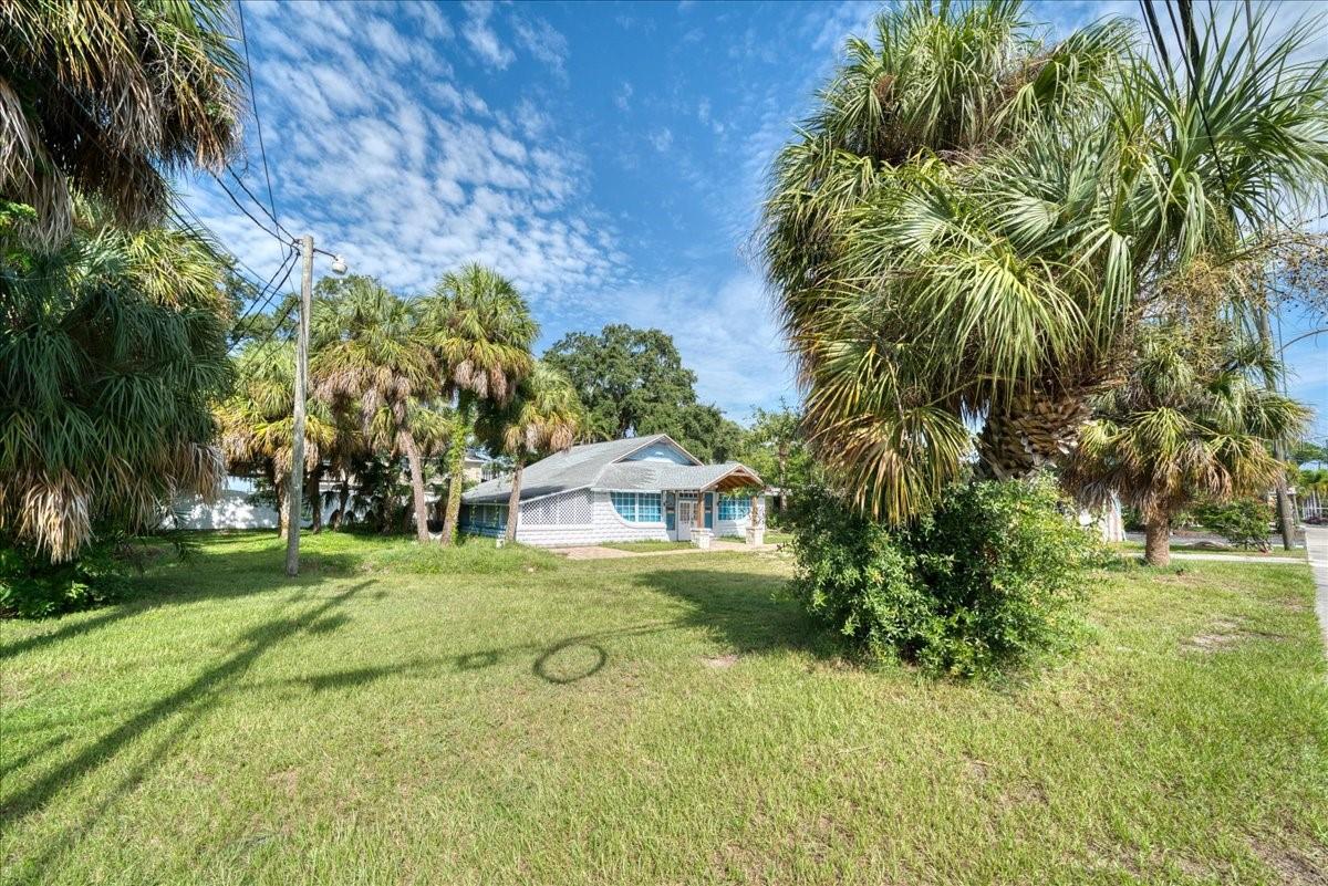 1040 Broadway Property Photo 15