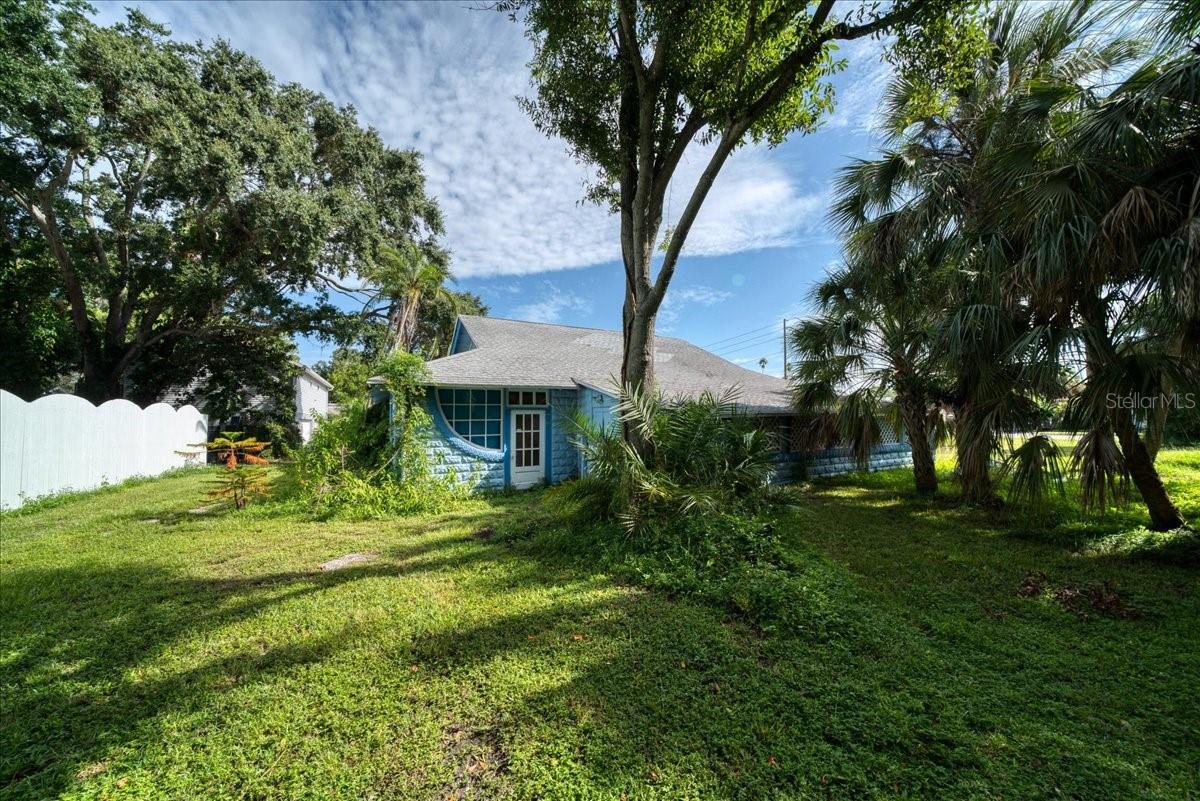 1040 Broadway Property Photo 17