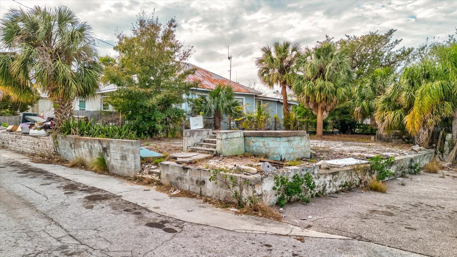 Athens St Property Photo 18