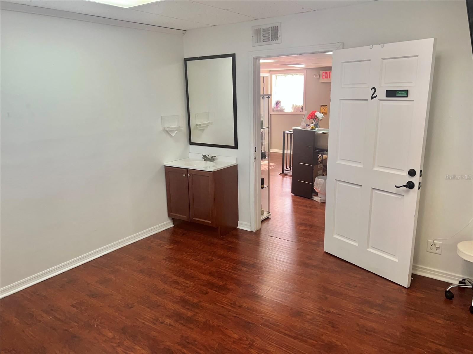 5519 Hanley Rd #a,b,c Property Photo 28
