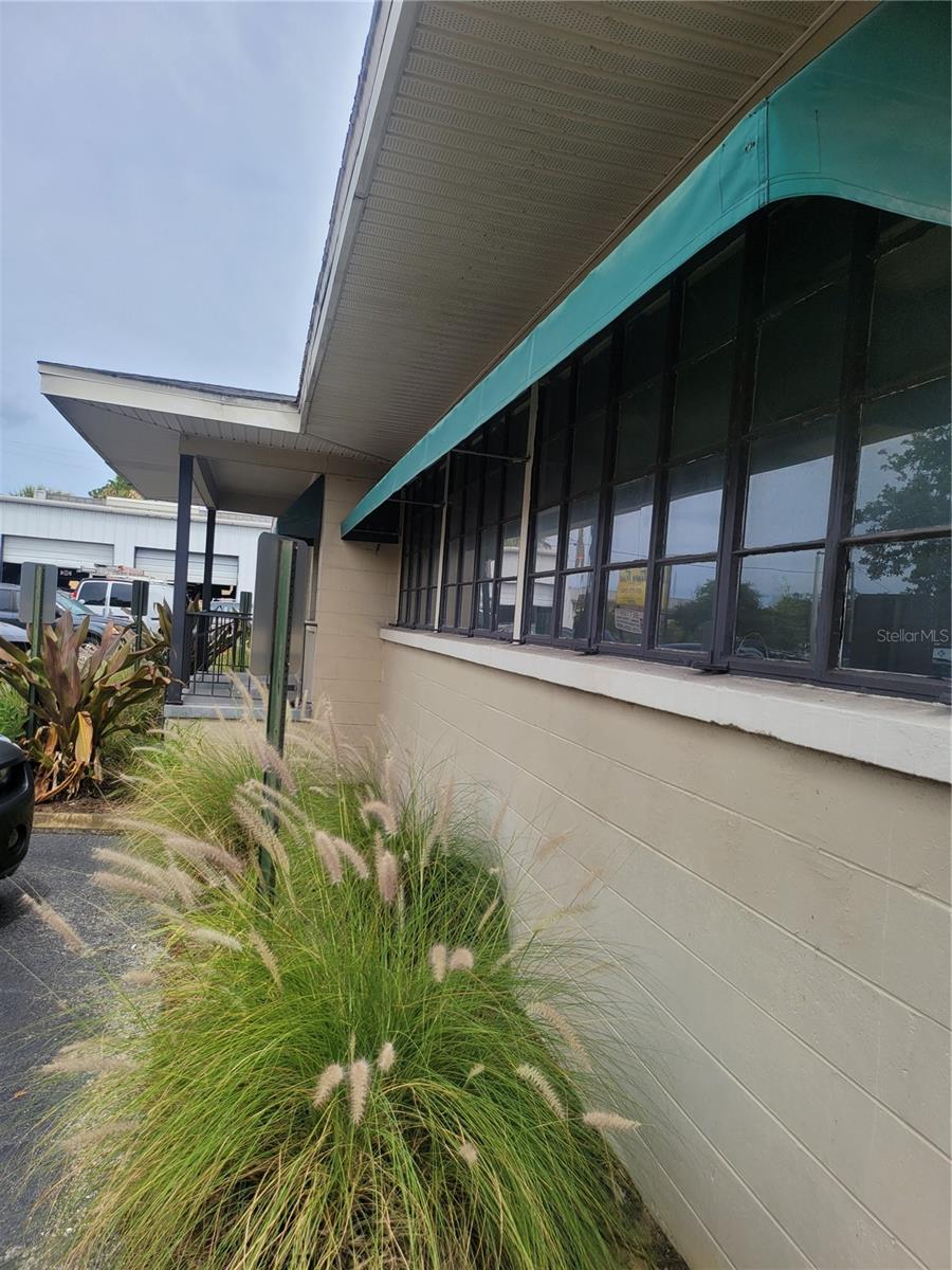 814 S Dale Mabry Hwy Property Photo 3