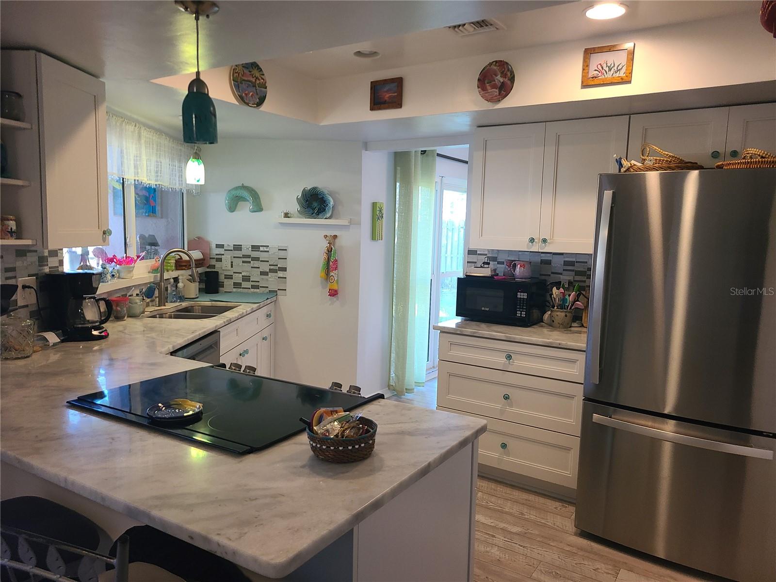 1279 Dinnerbell Ln E Property Photo 9