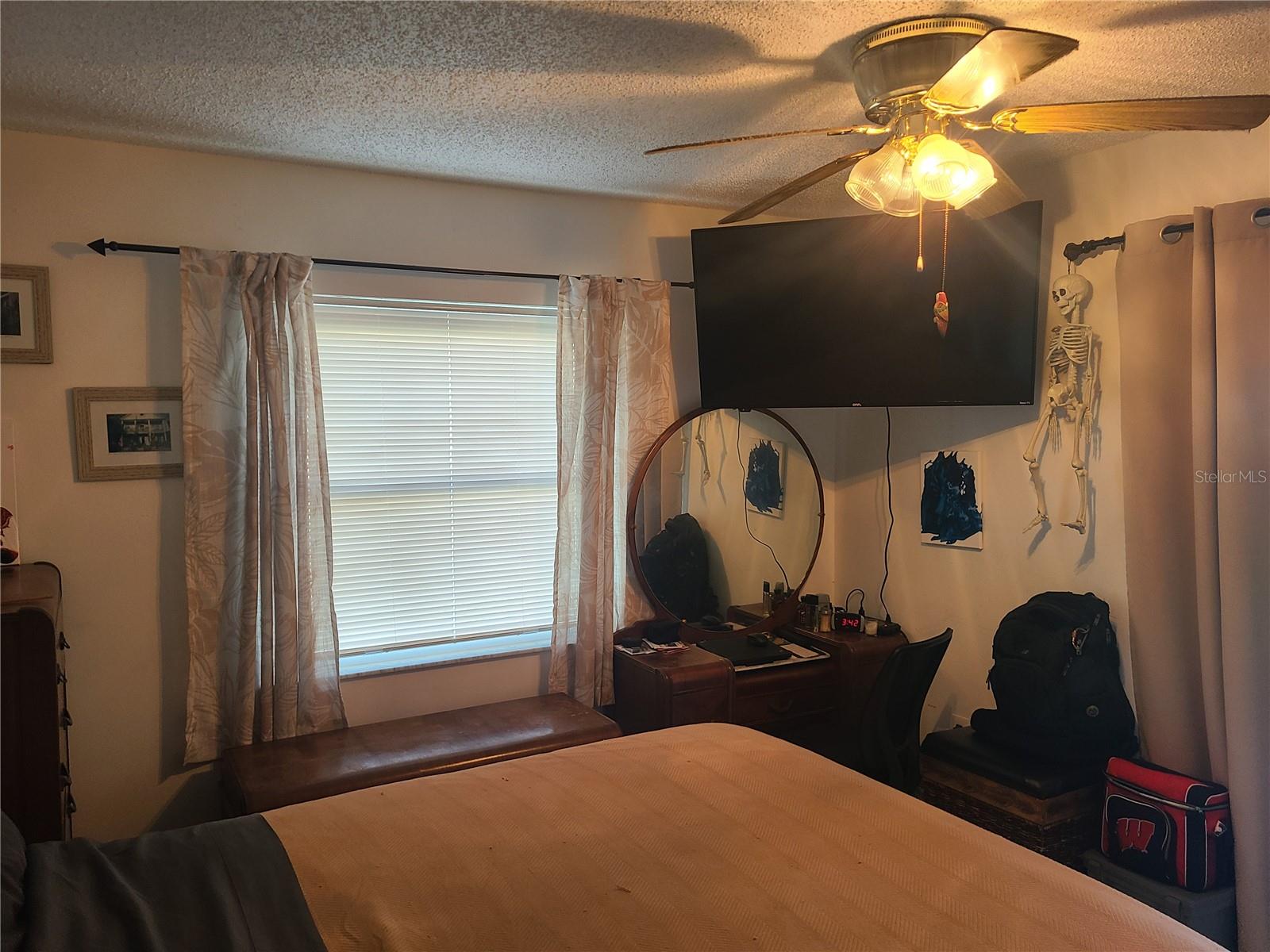 1279 Dinnerbell Ln E Property Photo 16