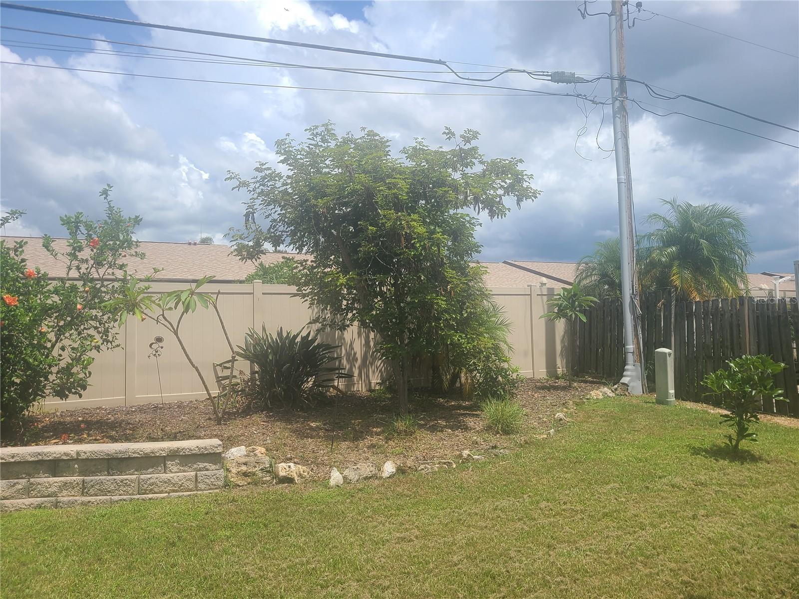 1279 Dinnerbell Ln E Property Photo 44