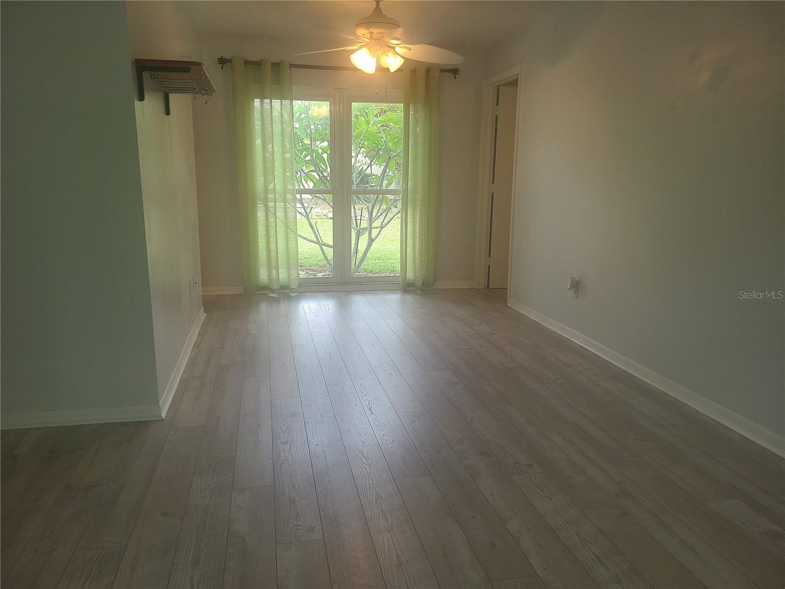 1279 Dinnerbell Ln E Property Photo 49