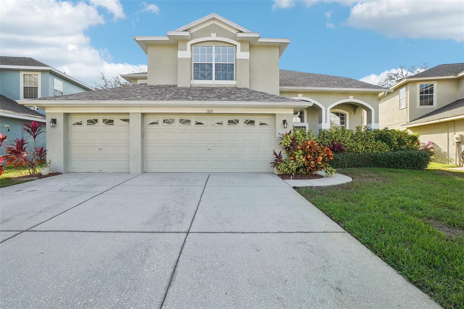 1919 BLUE RIVER RD