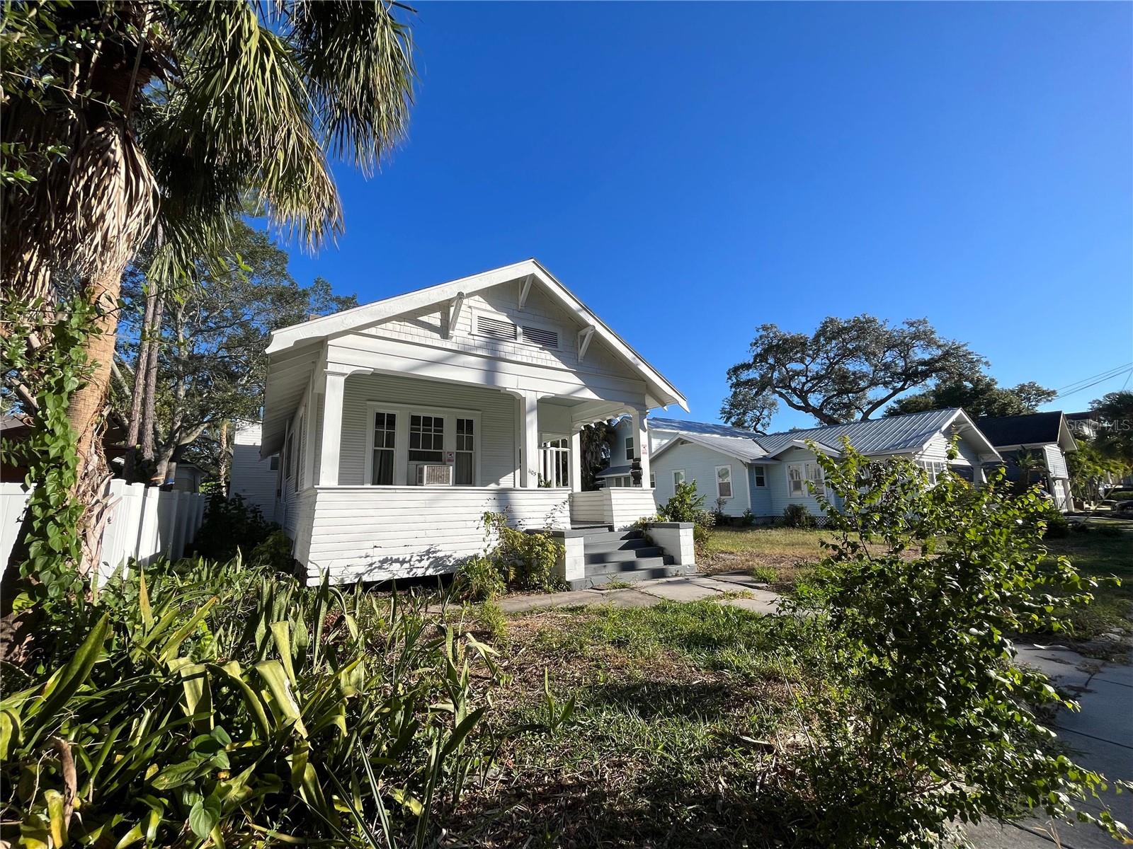1105 W De Leon St Property Photo 1