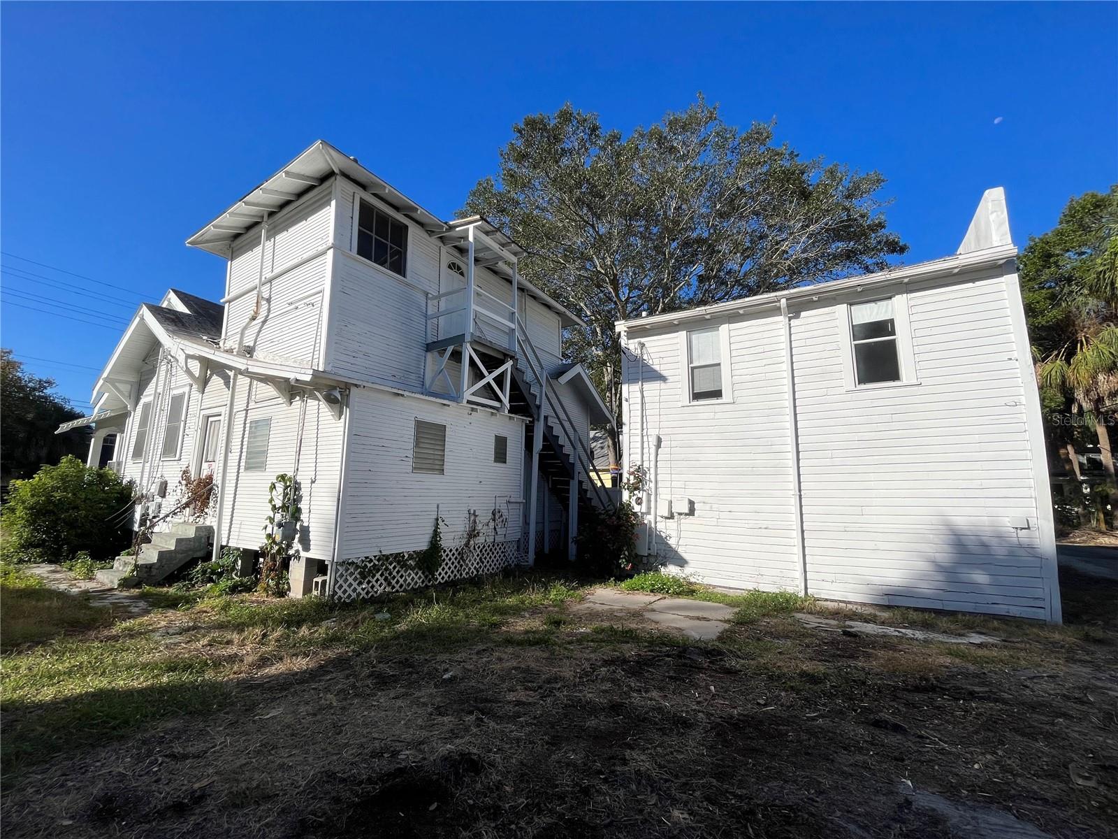 1105 W De Leon St Property Photo 7