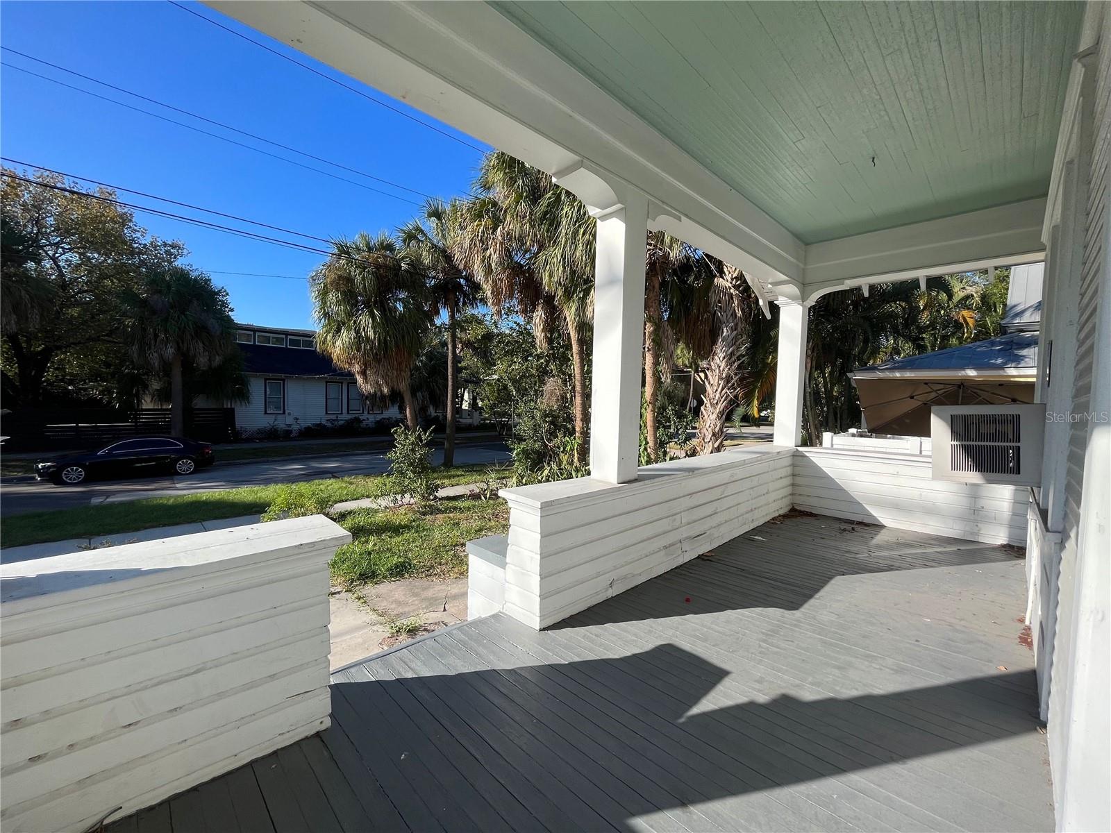 1105 W De Leon St Property Photo 14