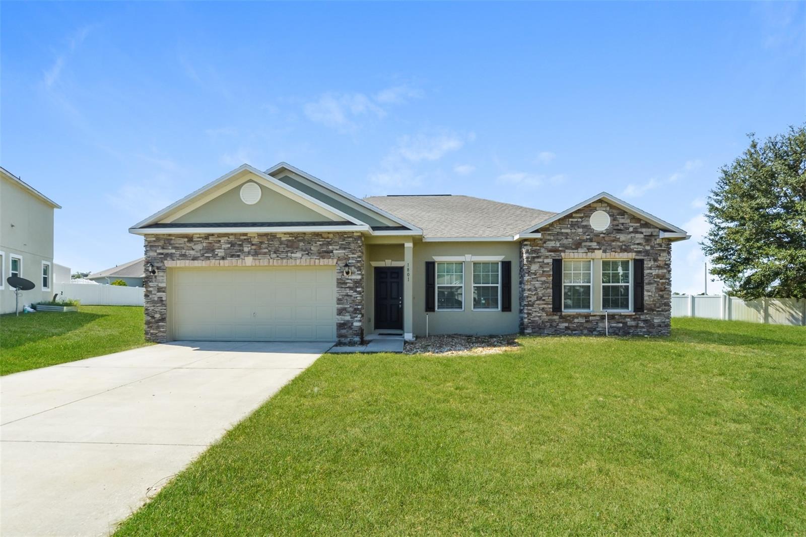 1801 Hoofprint Ct Property Photo