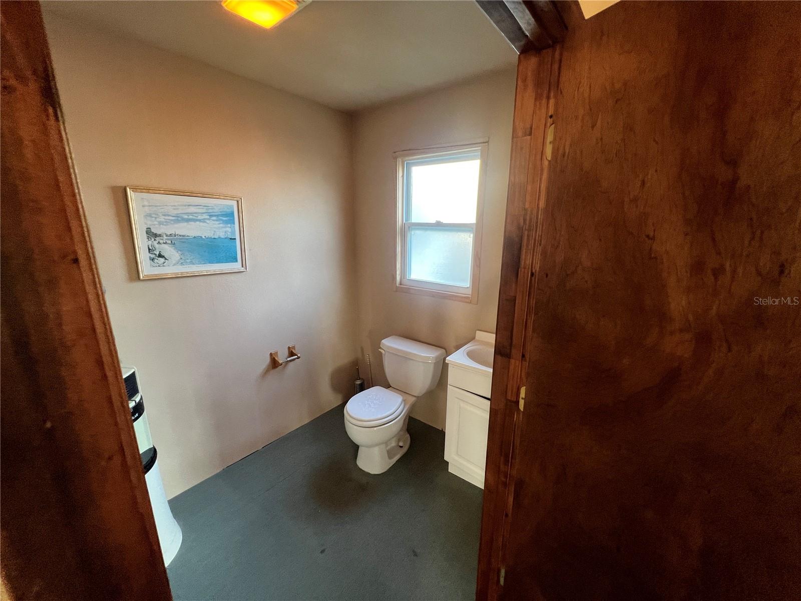 7901 46th Ave N Property Photo 5