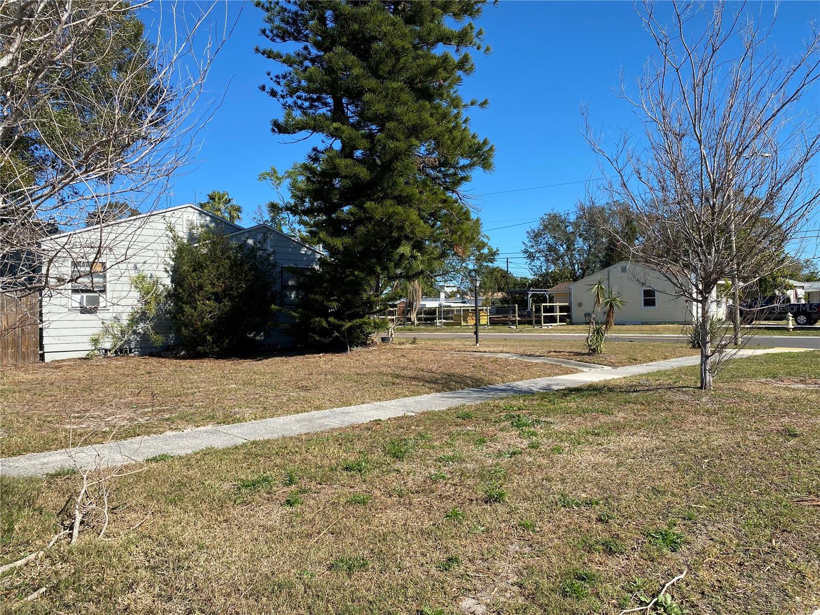 161 83rd Ave N Property Photo 11