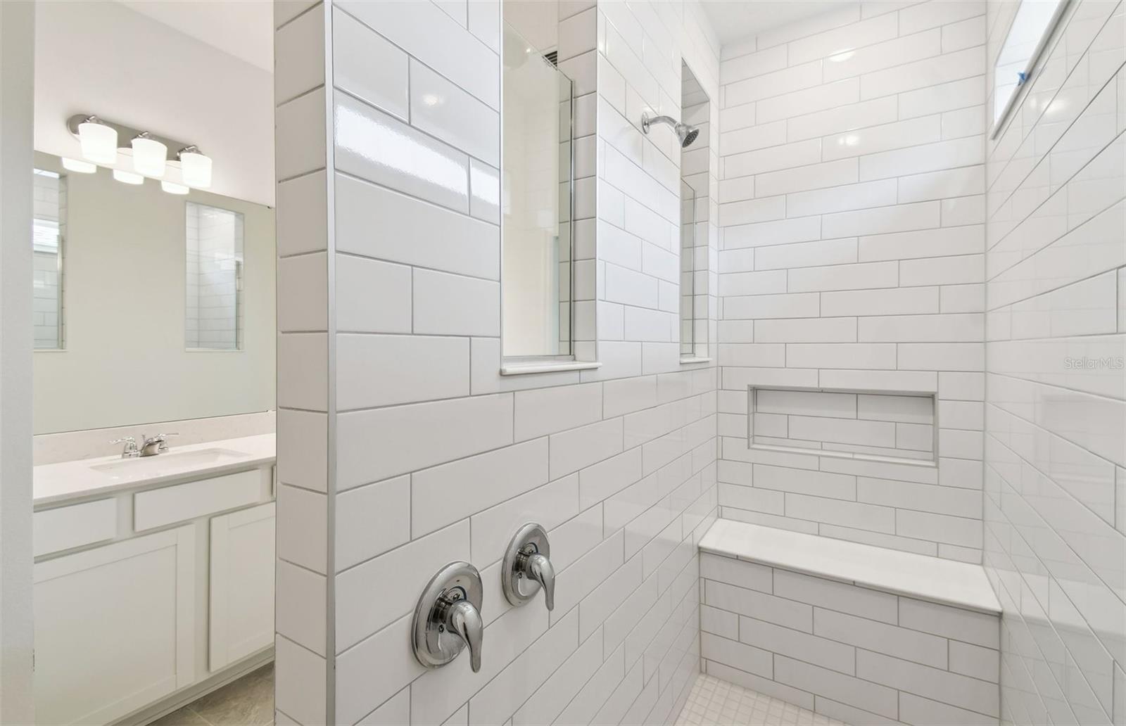 1258 Lakeridge Way Property Photo 11