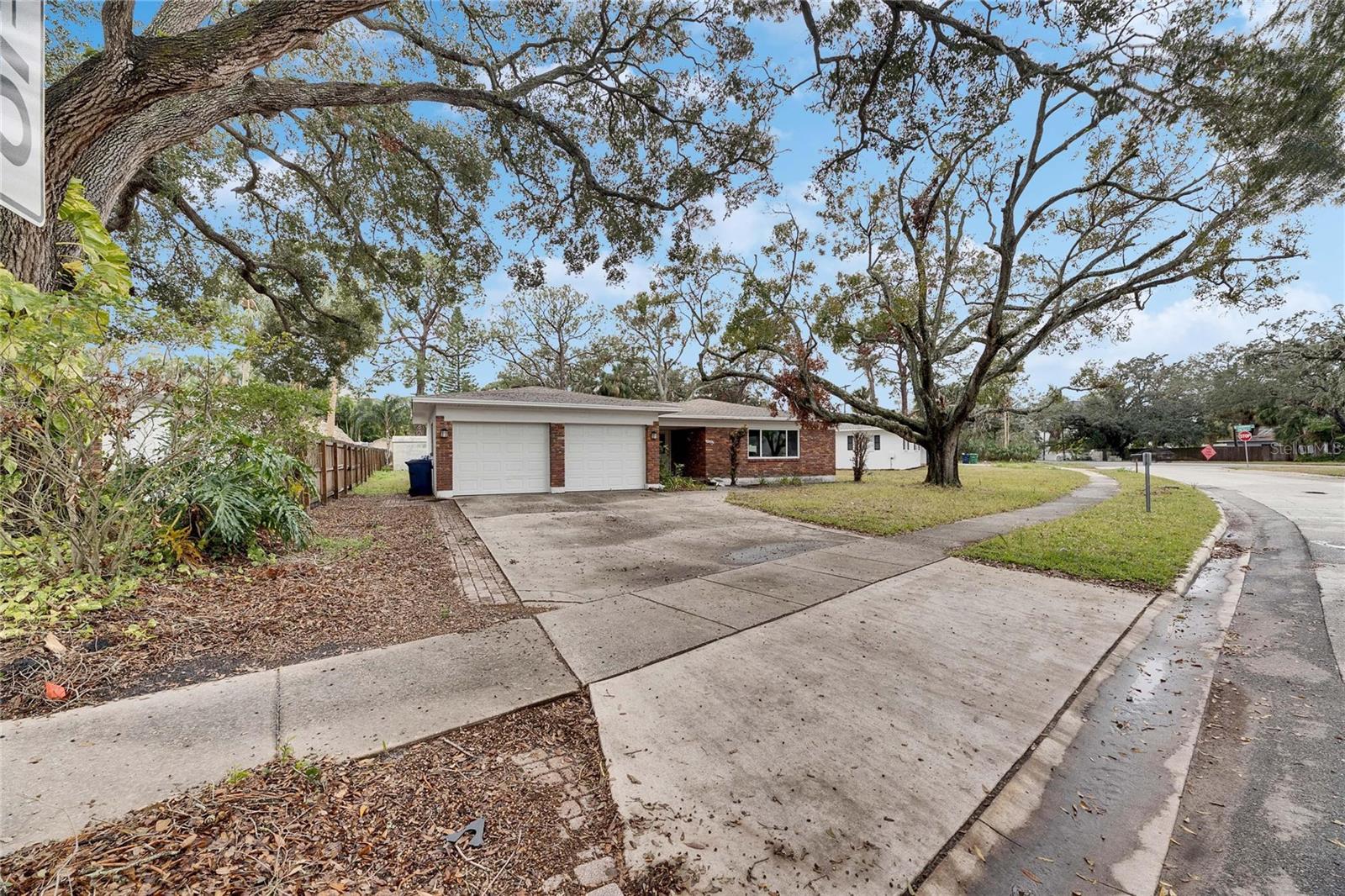 4646 W Longfellow Ave Property Photo 4