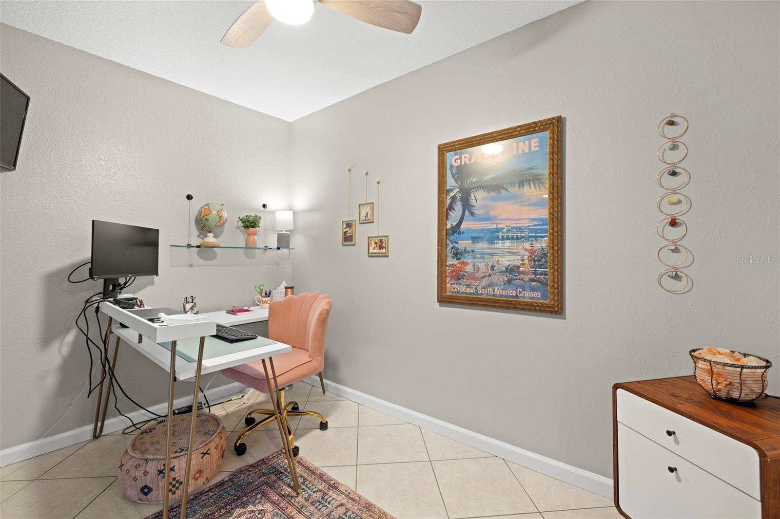 1030 Charles St Property Photo 37