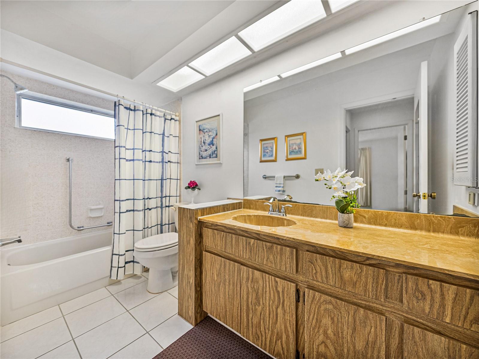 1559 Glengarry Dr Property Photo 23