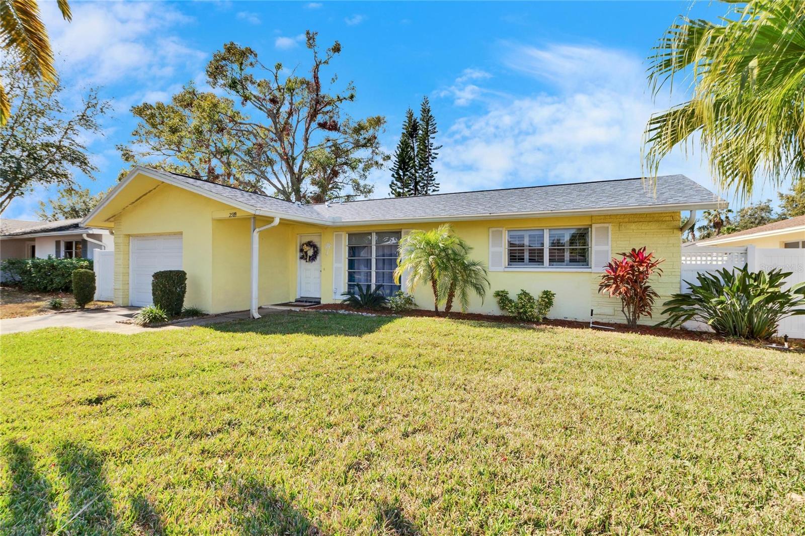 2589 Redwood Cir Property Photo 1