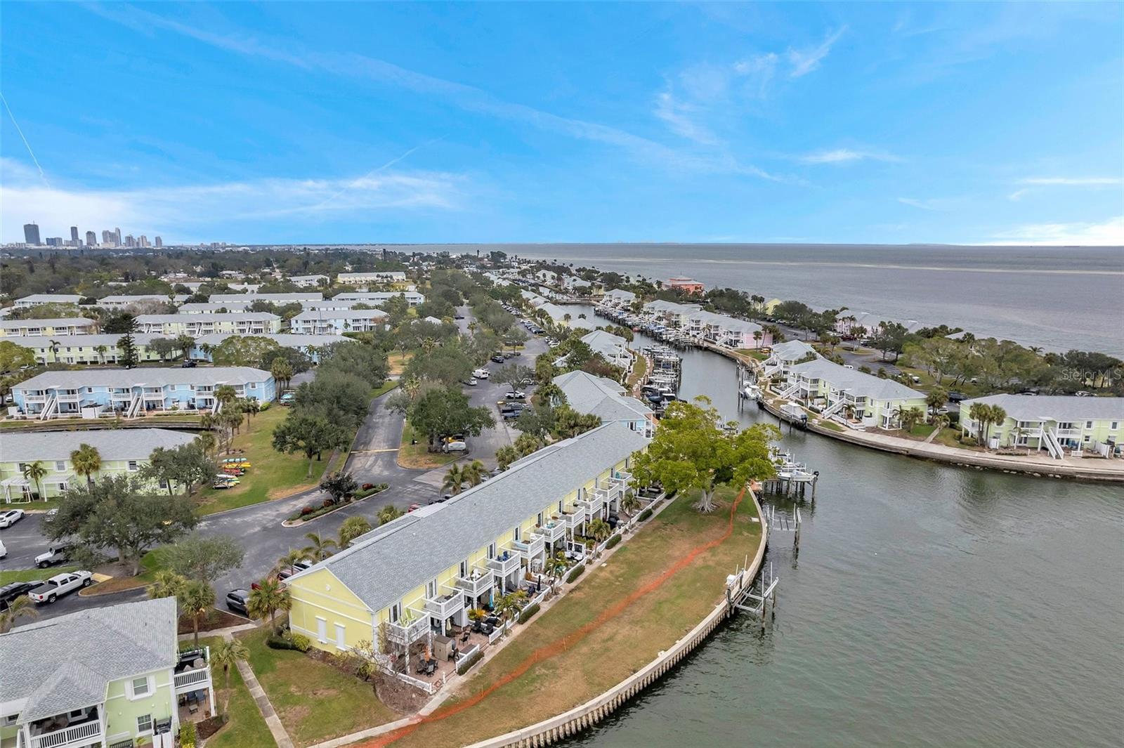 5258 Beach Dr Se Property Photo 1