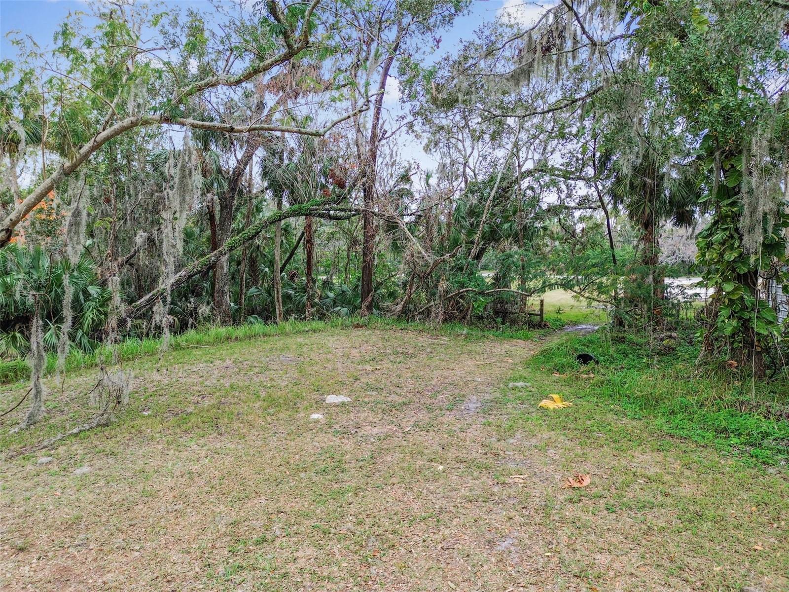 Casa Loma Dr Property Photo 4