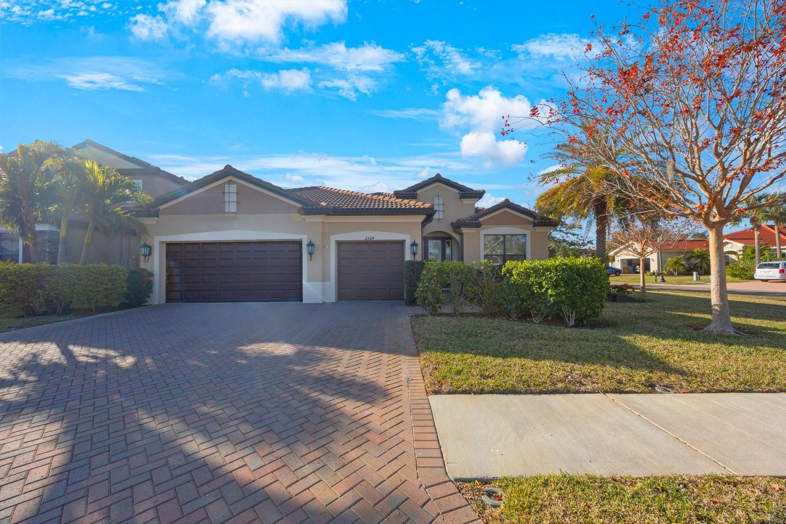 2564 GRAND CYPRESS BLVD Property Photo 1