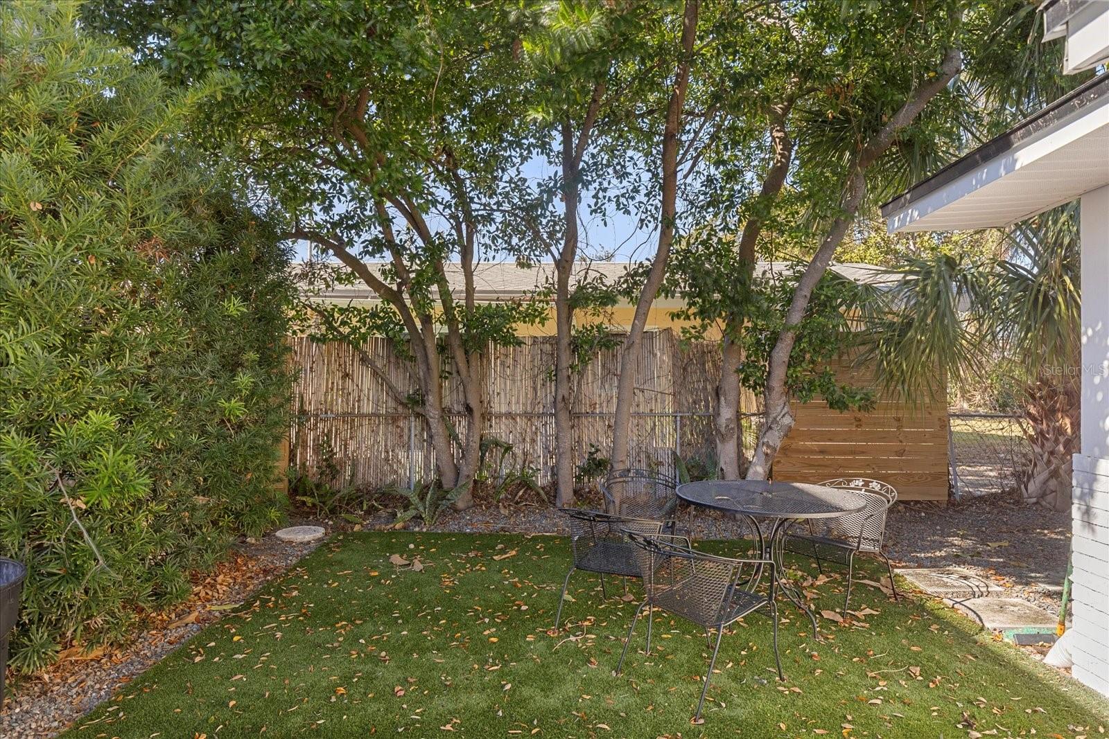 2643 Pinehurst Ave Property Photo 6