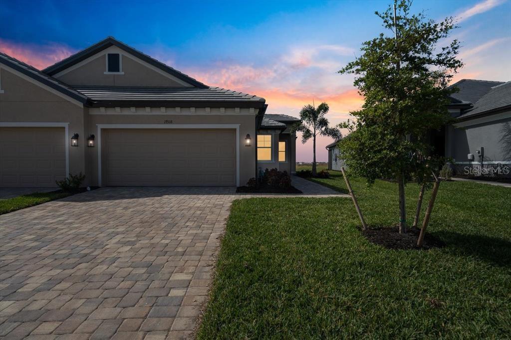 17918 Cherished Loop Property Photo 2