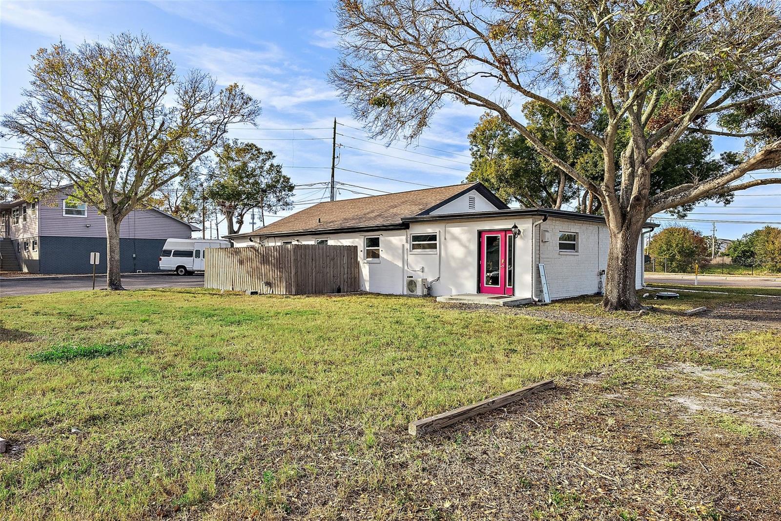 2641 & 2645 Sunset Point Rd Property Photo 48