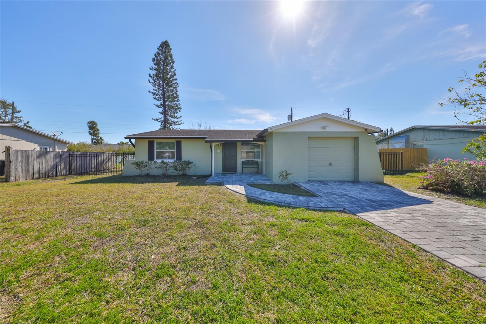 6025 Florida Cir S Property Photo