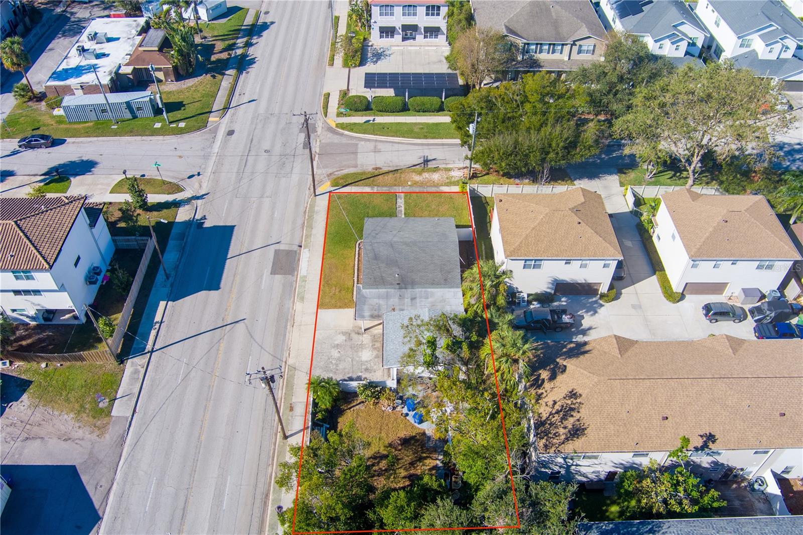 312 S Arrawana Ave Property Photo 3