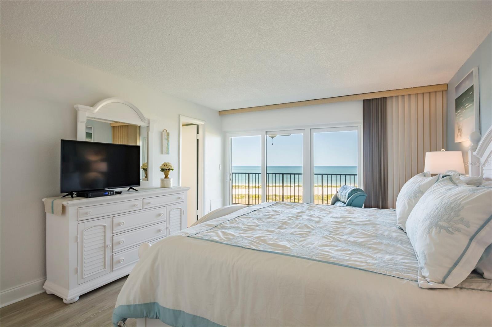 1230 Gulf Blvd #903 Property Photo 9