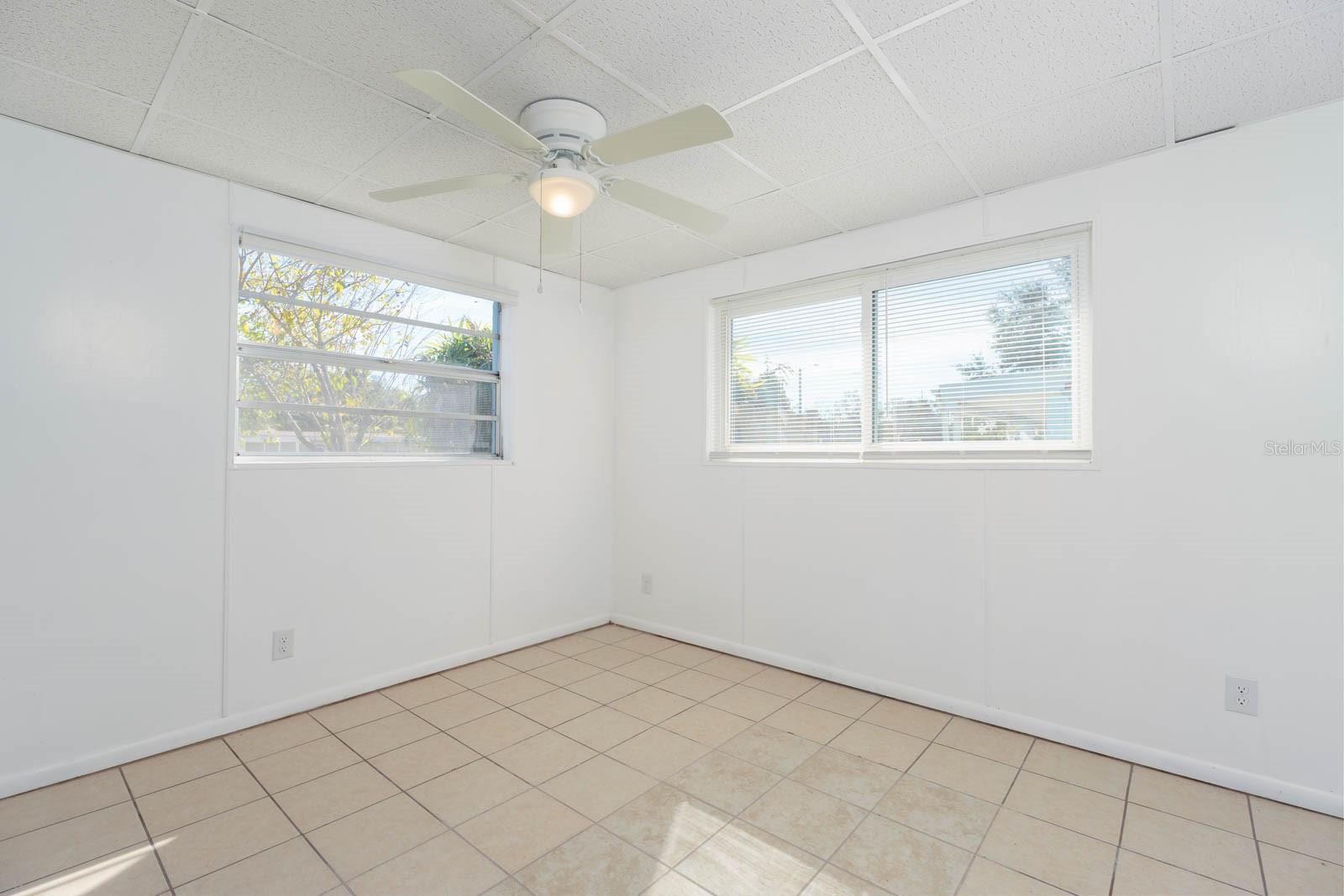 2009 Windsor Way Property Photo 23