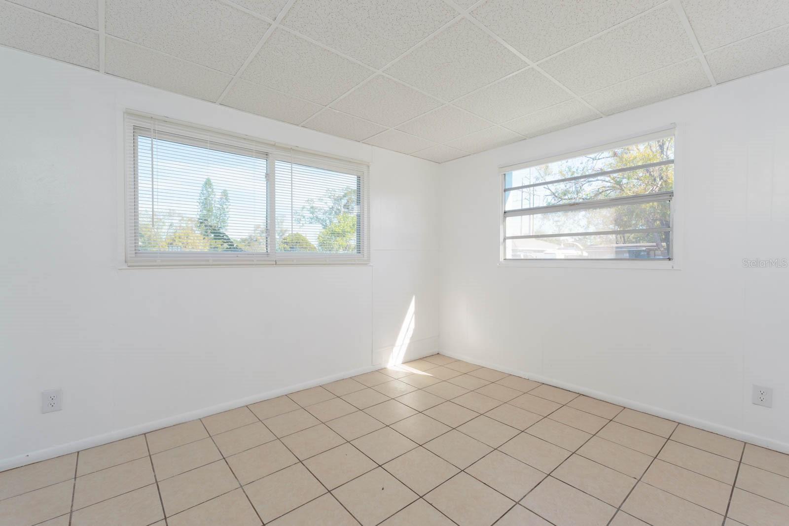 2009 Windsor Way Property Photo 26