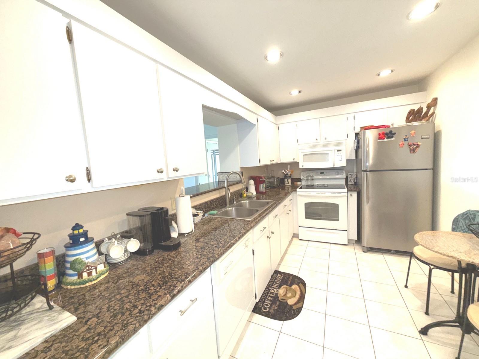 100 Bluff View Dr #401a Property Photo 13