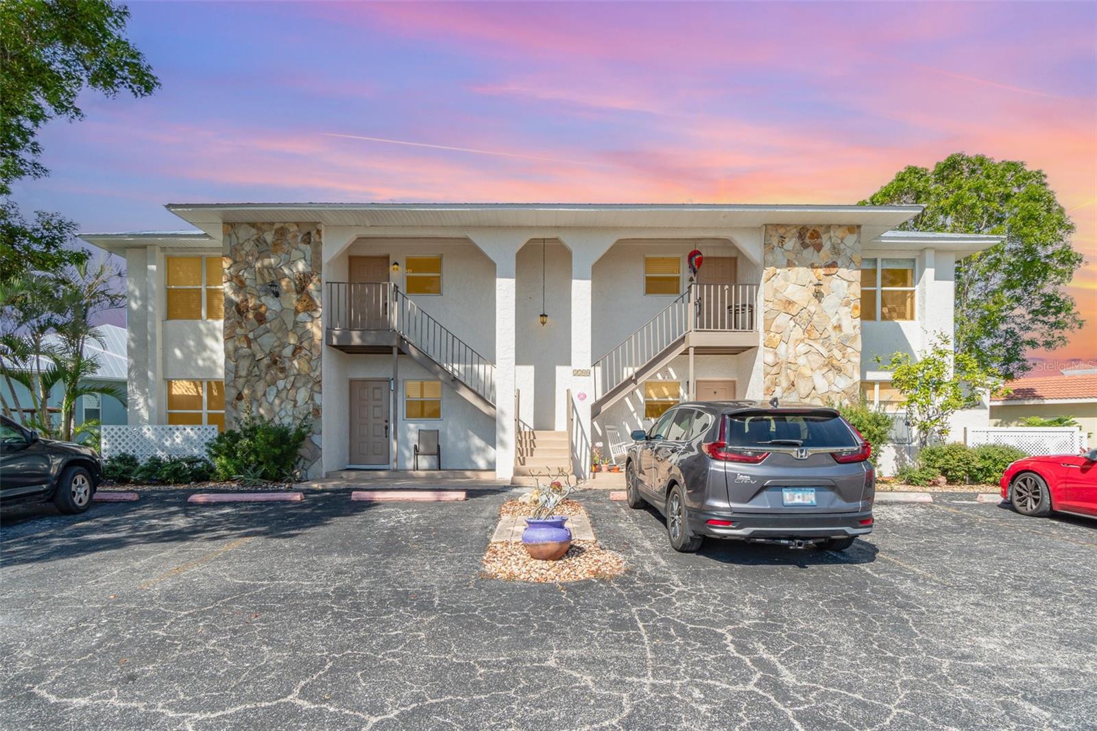 2700 MAGDALINA DR #2B Property Photo 1