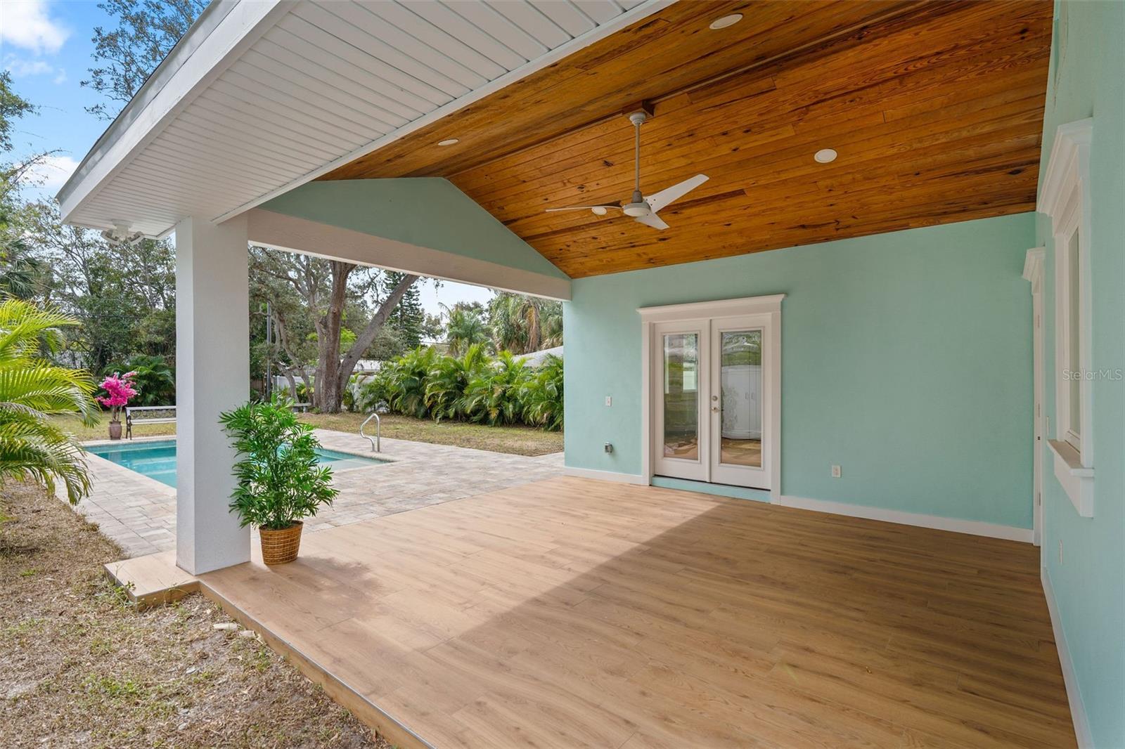 1061 Sedeeva St Property Photo 4