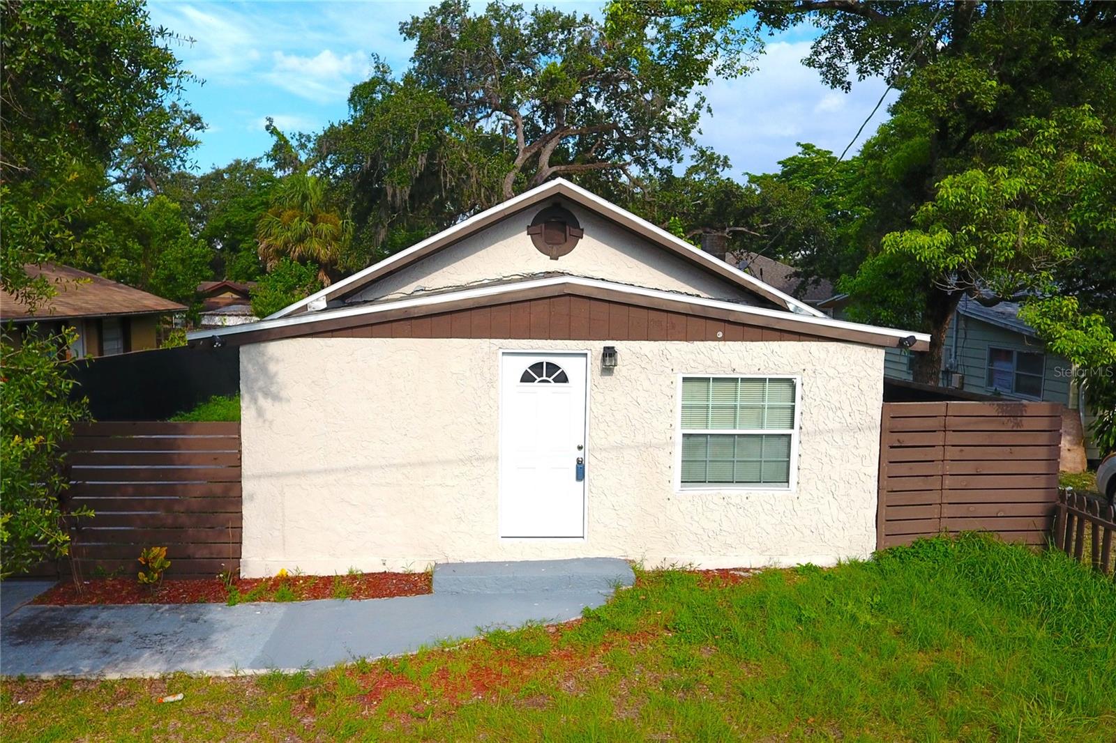 8014 N Alaska St Property Photo 1