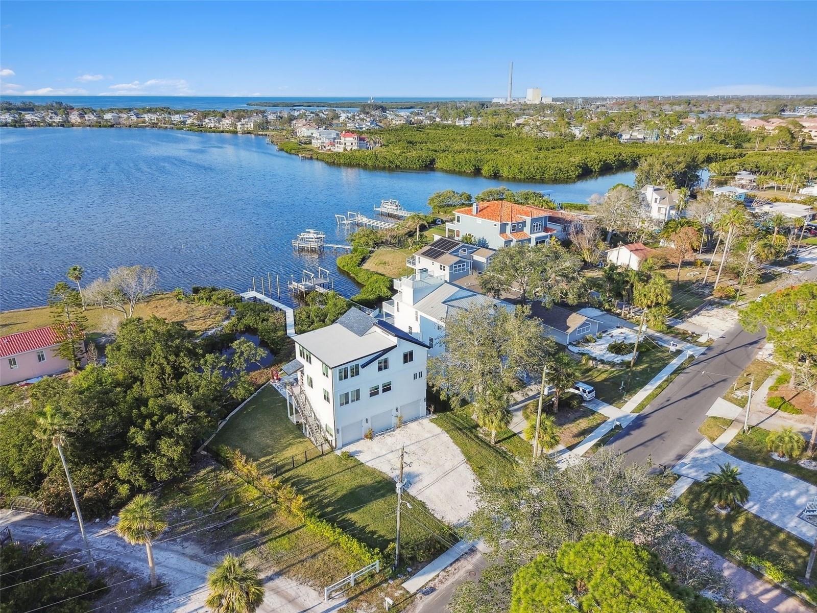 1640 Sea Breeze Dr Property Photo 1
