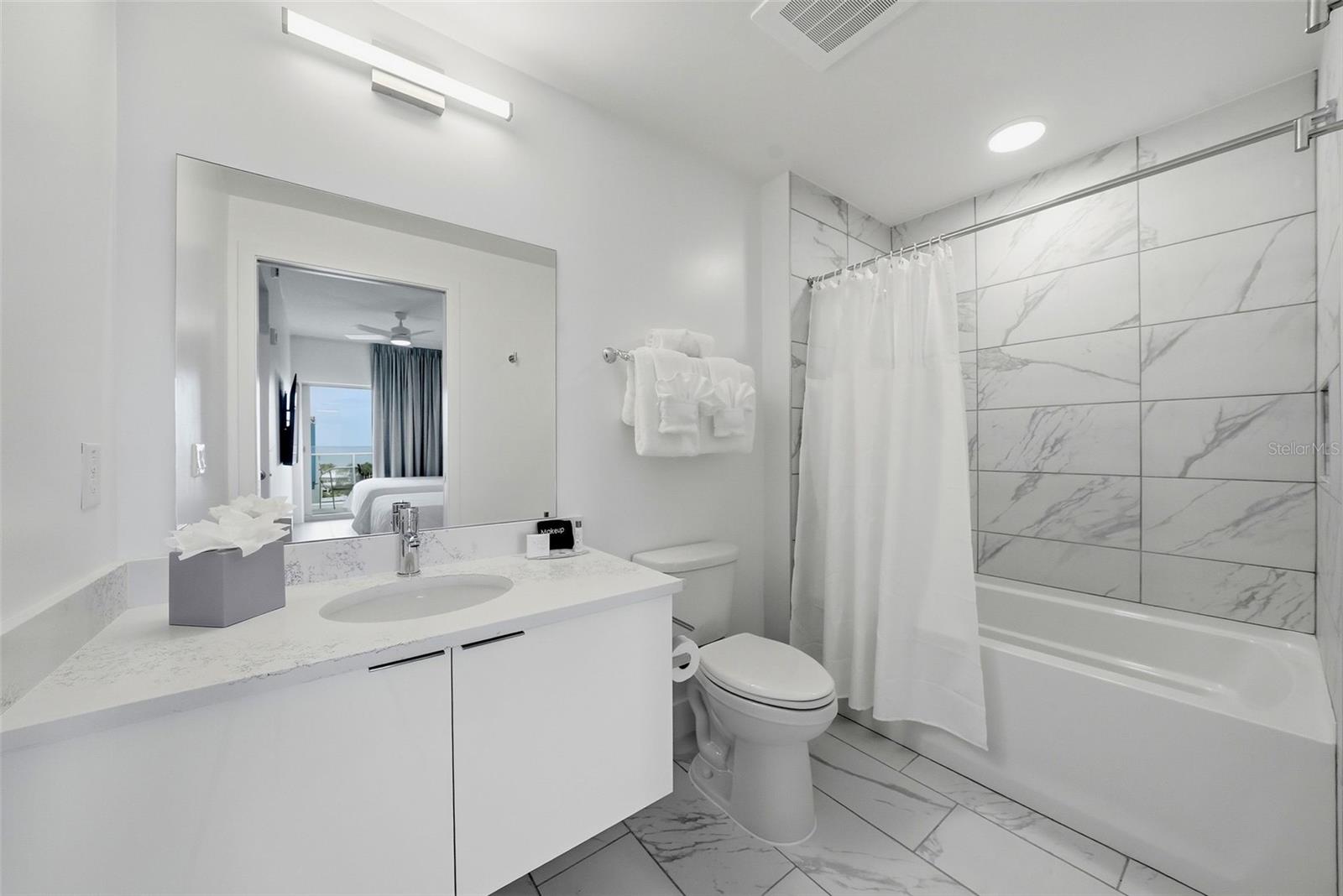 411 E Shore Dr #313 Property Photo 8