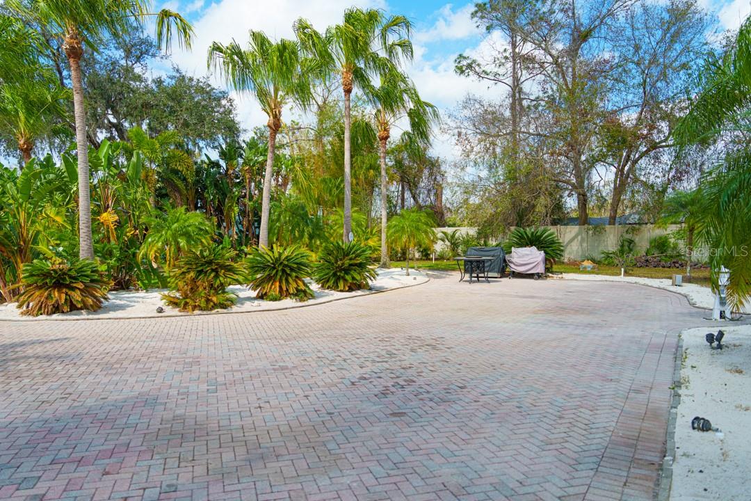 6861 Amanda Vista Cir Property Photo 8