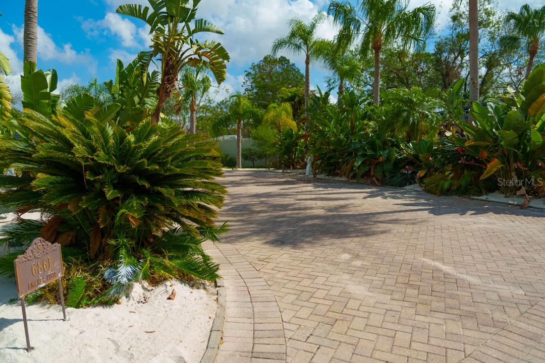 6861 Amanda Vista Cir Property Photo 12