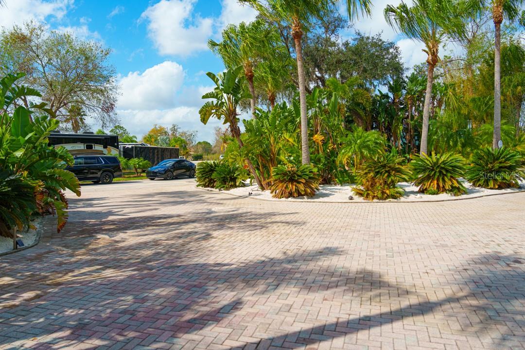 6861 Amanda Vista Cir Property Photo 13