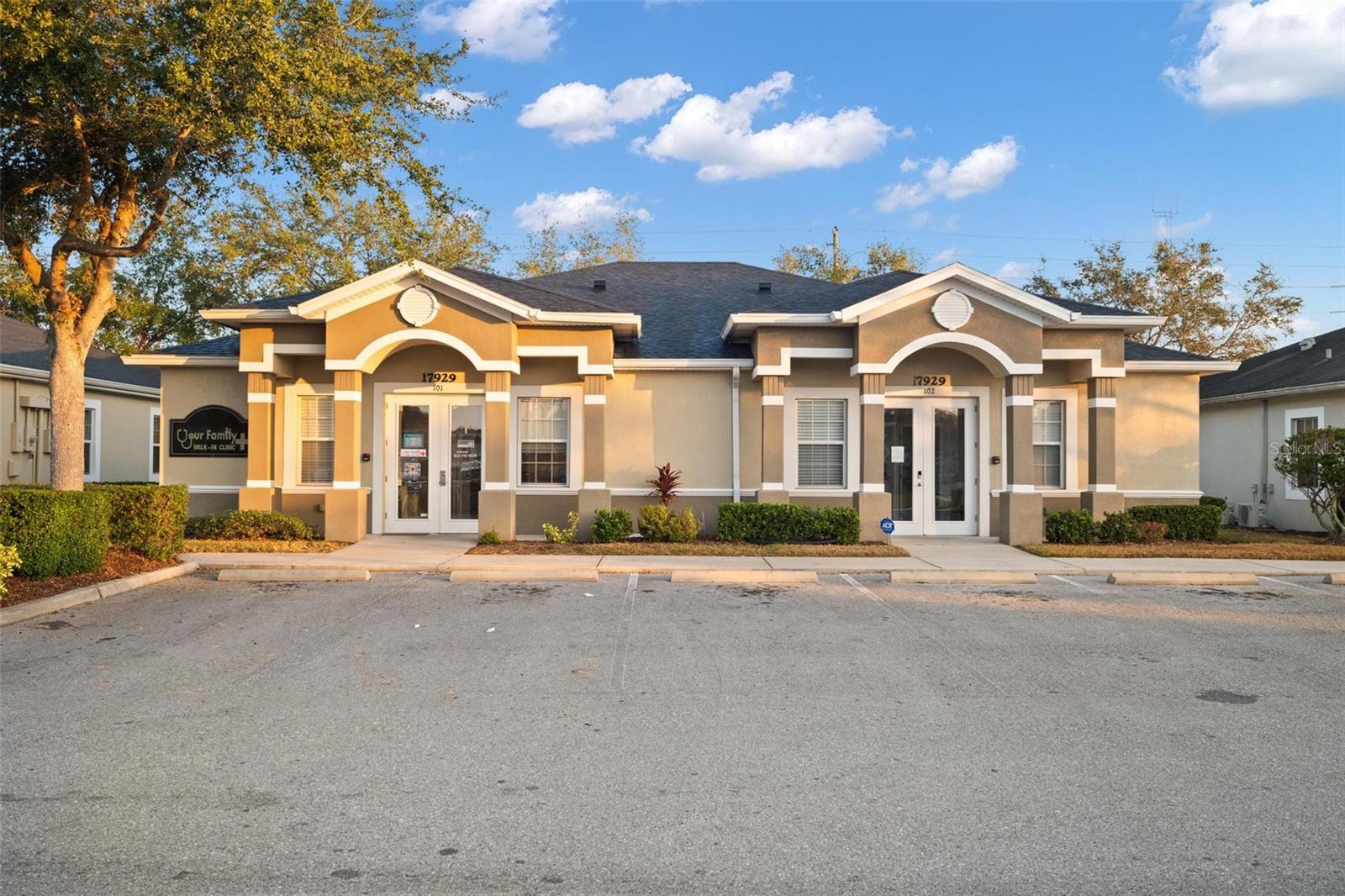 17929 Hunting Bow Cir #101 & 102 Property Photo 4