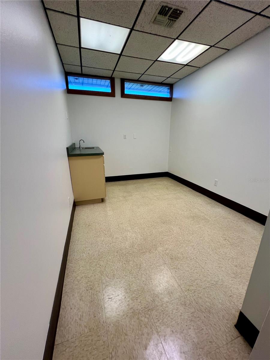 5420 Webb Rd #b-2 Property Photo 8