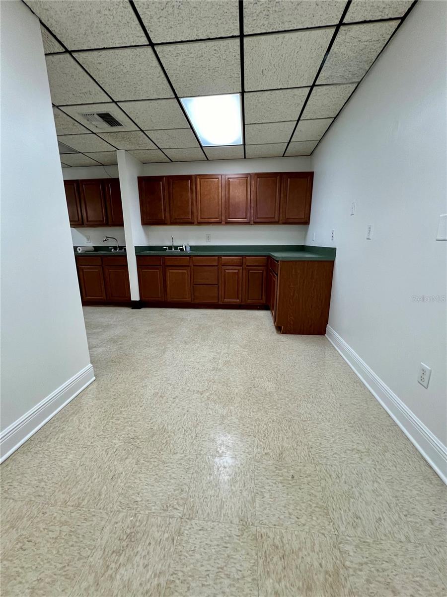 5420 Webb Rd #b-2 Property Photo 9