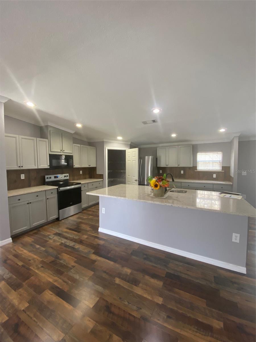 7405 Shoupe Rd Property Photo 7