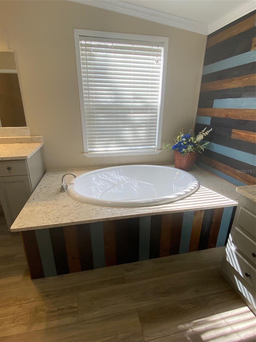 7405 Shoupe Rd Property Photo 13