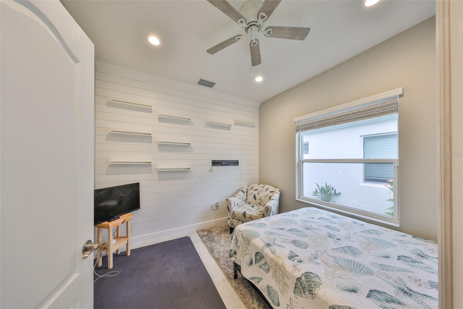 11008 Sand Pine Ln Property Photo 6