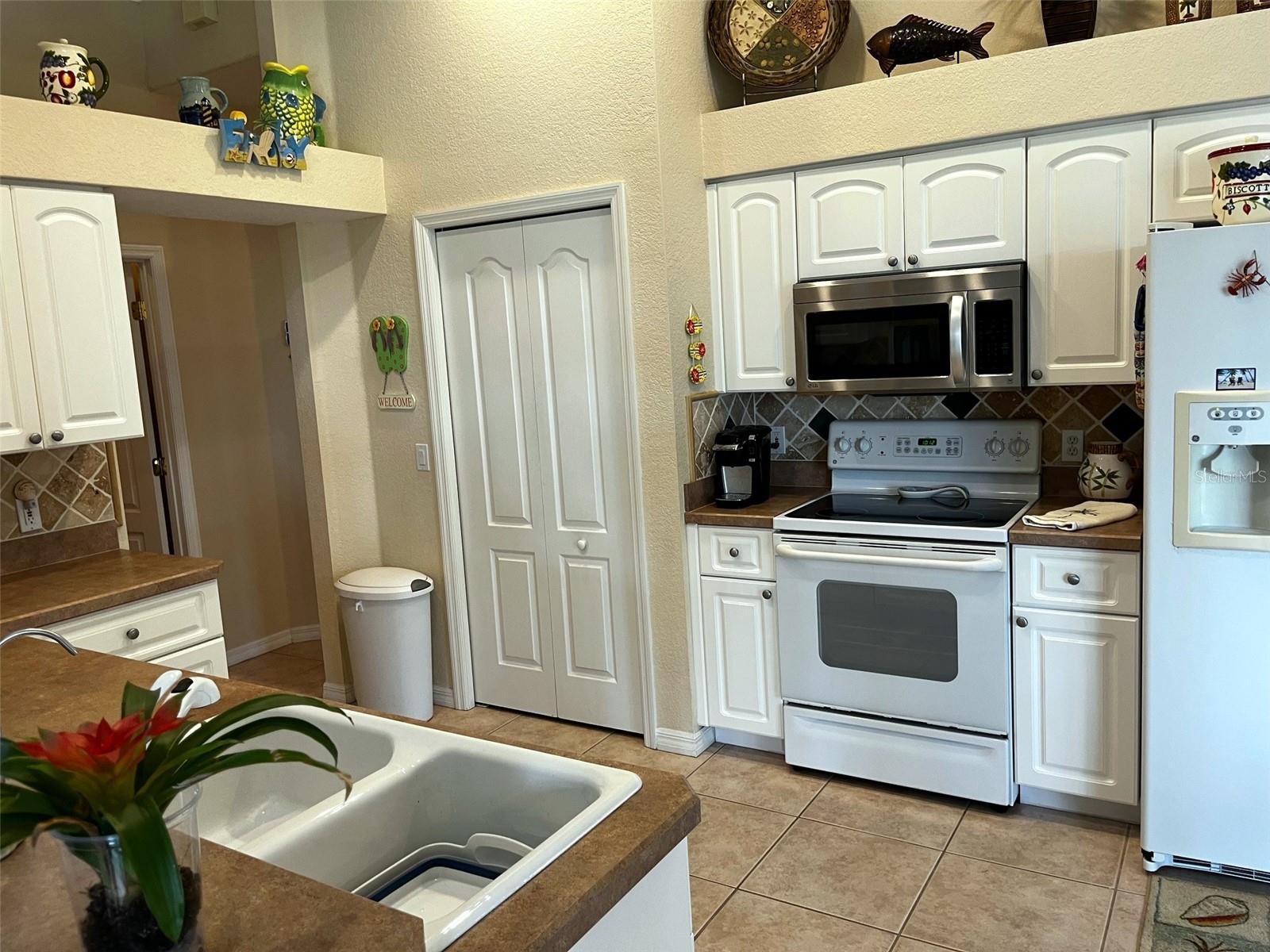 9350 Gulfstream Property Photo 5